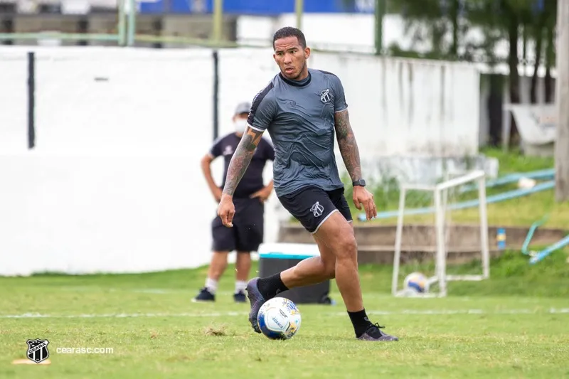 Jael é o camisa 9 do Ceará na temporada