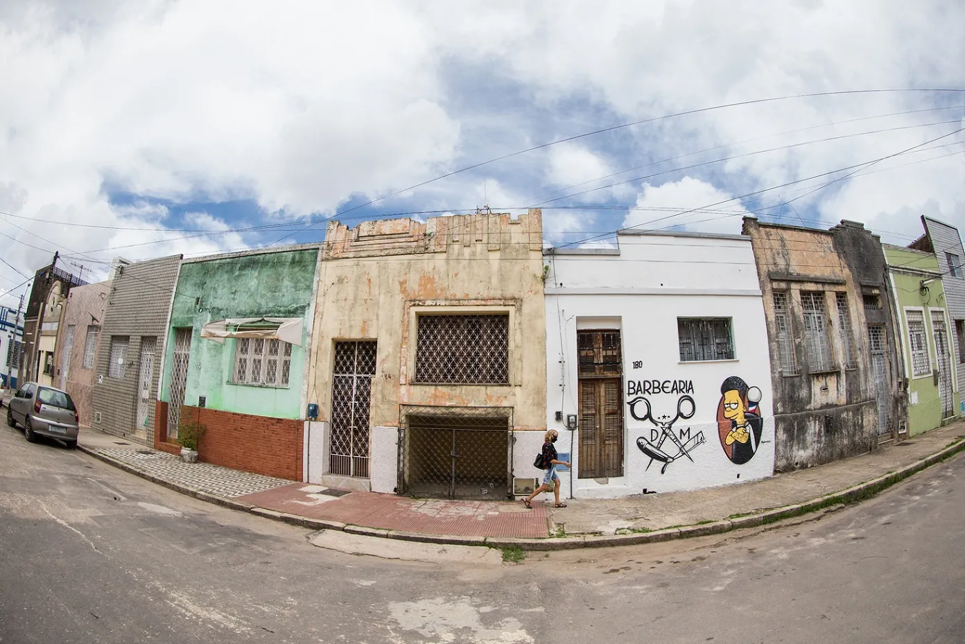 Algumas habitações do bairro com perfil residencial recebem, na verdade, atividade comercial.