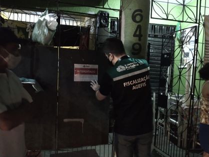 Agefis interditou dois estabelecimentos comerciais que descumpriam o decreto do lockdown em Fortaleza, neste sábado (6)
