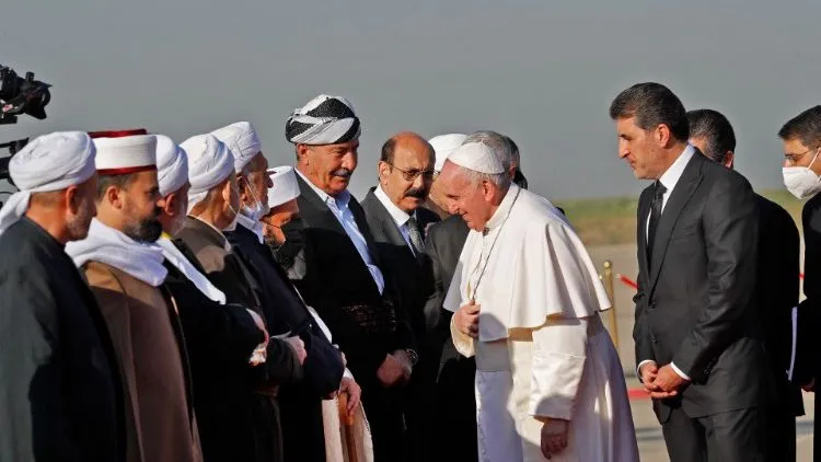 Papa Francisco no aeroporto de Erbil