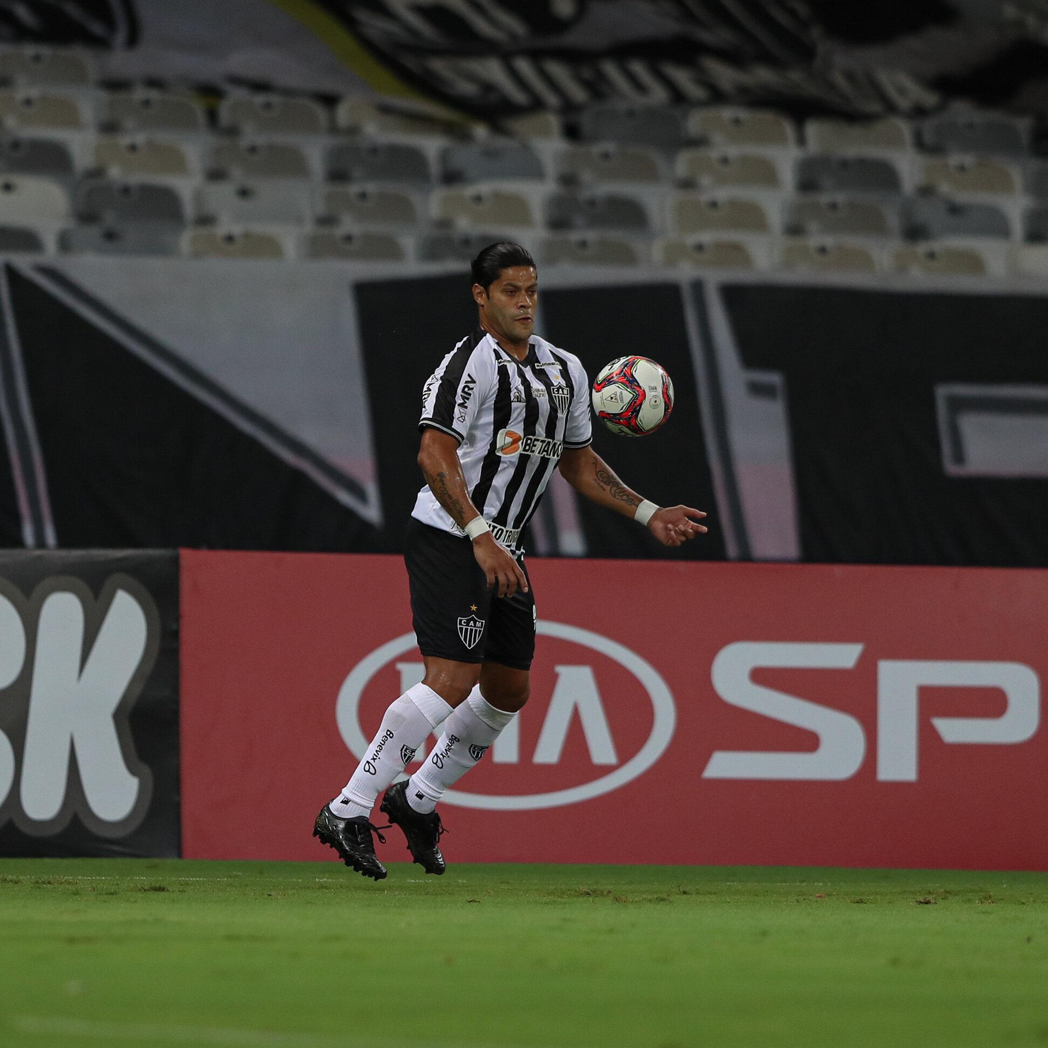 Trombada De Hulk Em Jogador Do Uberlandia Durante Goleada Do Atletico Mg Viraliza Veja O Video Jogada Diario Do Nordeste