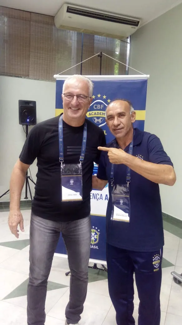 Mirandinha ao lado do também técnico Dorival Júnior no curso de treinadores da CBF