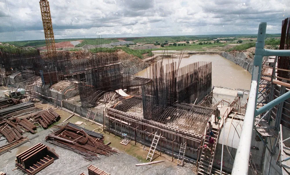 Construção do Castanhão, em 1988