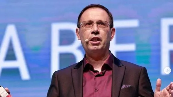 Carlos Wizard diz que não vê lógica de doar vacinas contra Covid-19 para o SUS