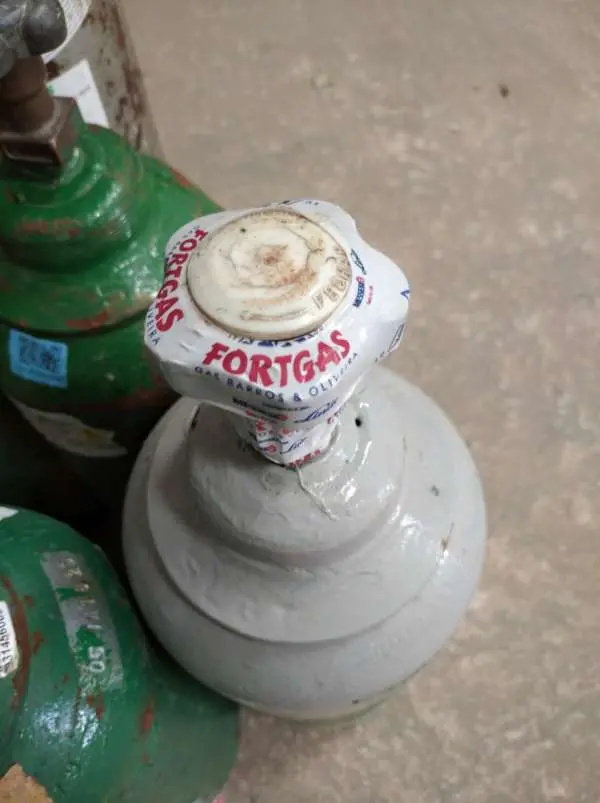 Rótulo de cilindro de oxigênio de empresa  fechada