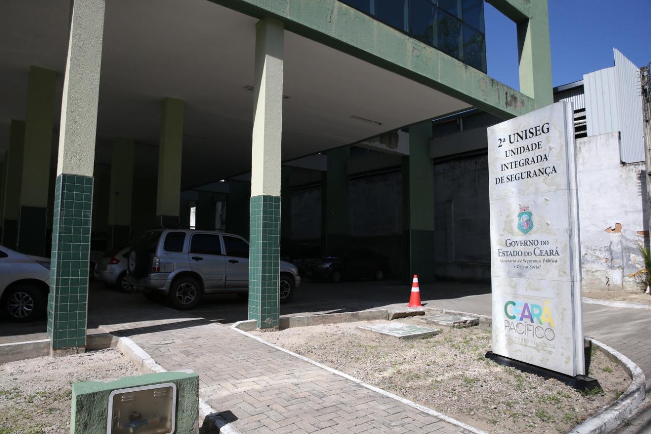 2º Distrito Policial, onde manifestantes contra o lockdown em Fortaleza foram conduzidos