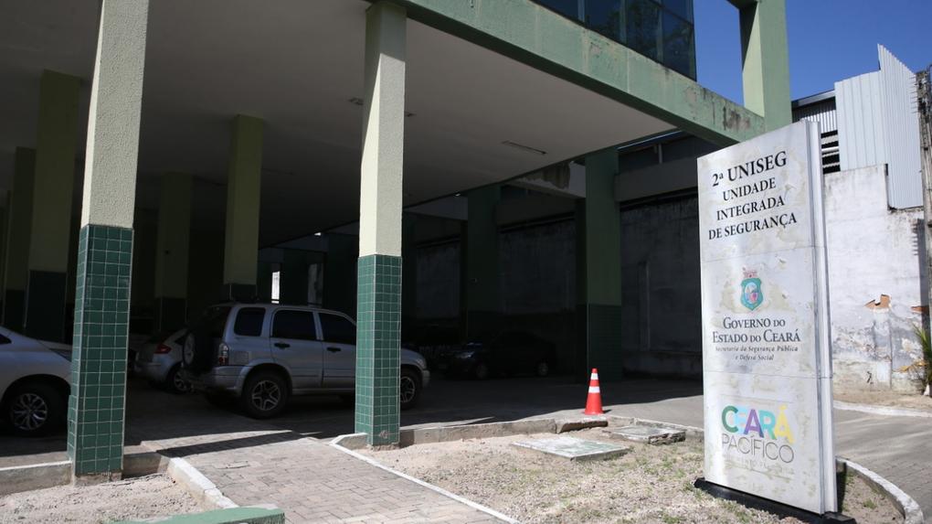 2º Distrito Policial, onde manifestantes contra o lockdown em Fortaleza foram conduzidos
