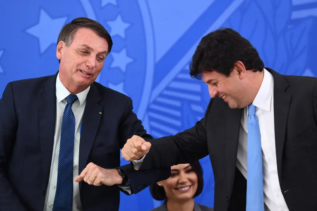 Mandetta com o presidente Jair Bolsonaro em cerimônia no Palácio do Planalto