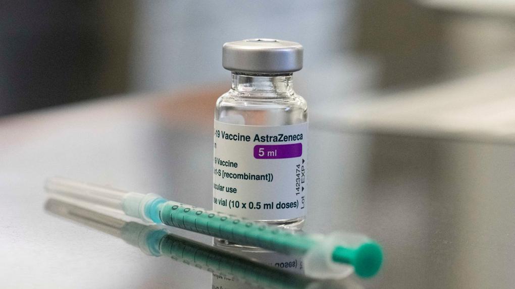 Vacina da AstraZeneca, que está sendo proibida em diversos países