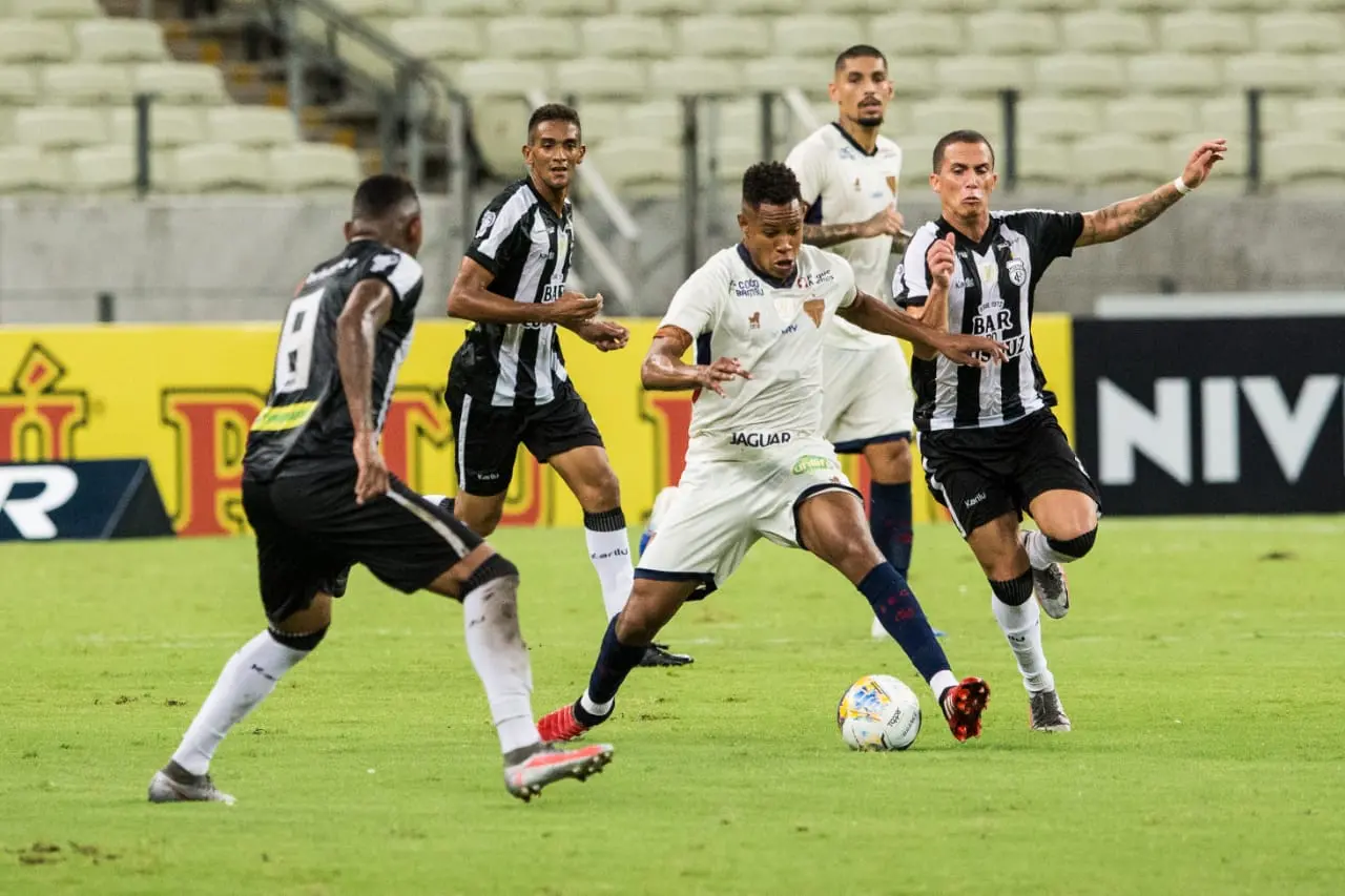 Jussa foi titular no empate com o Treze-PB pela Copa do Nordeste