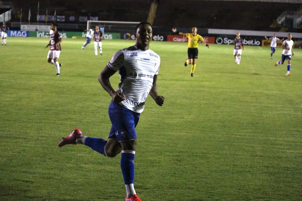 David foi o atacante mais participativo do Fortaleza contra o Caxias