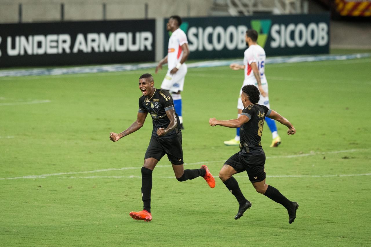 O Ceará foi dominante no último Clássico-Rei e venceu no Brasileirão