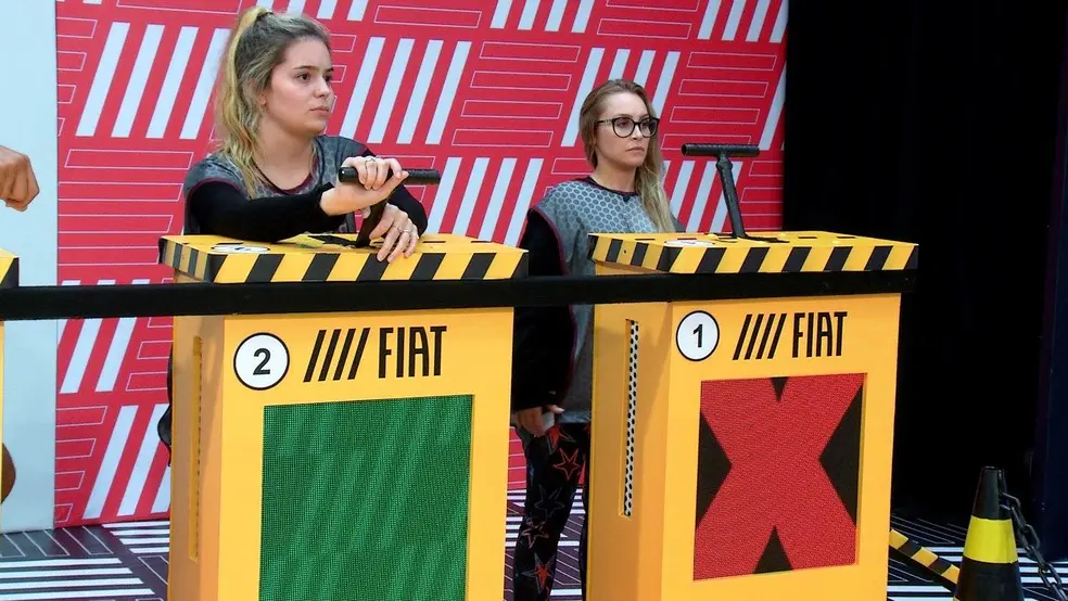 Carla Diaz é a primeira a deixar a prova do líder do BBB 21 ao lado de Fiuk