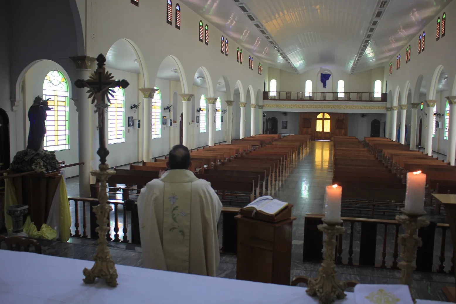 Missa sendo transmitida ao vivo a partir da Catedral de São José, em Iguatu