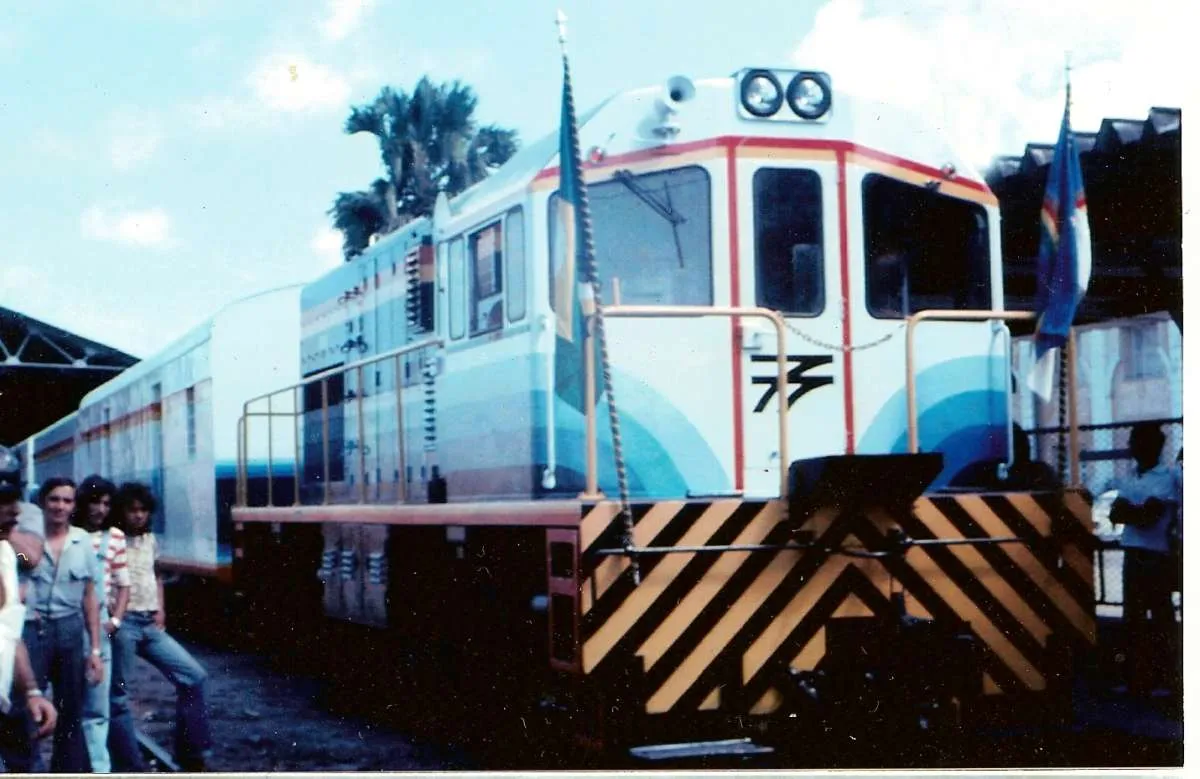 Trem usado para o transporte de passageiros e cargas nas estradas de ferro do Ceará