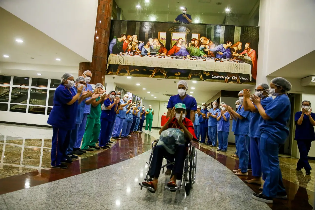 A unidade especializada em Covid viu 2.400 pacientes receberem alta