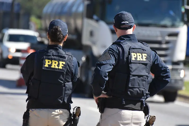 Agentes da PRF
