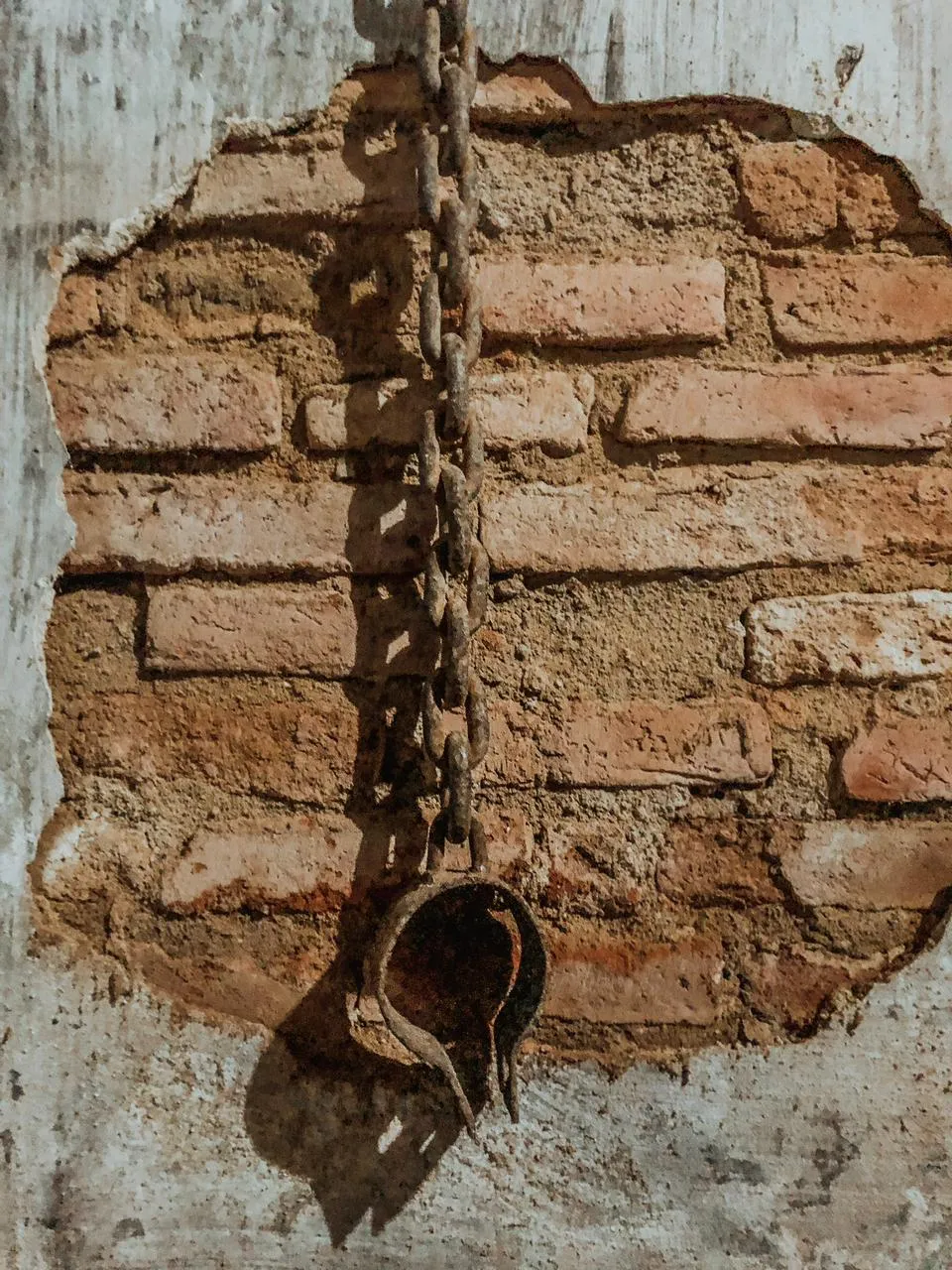 Redenção abriga vários outros pontos que remetem ao pioneirismo abolicionista, como o Museu Senzala Negro Liberto, onde é conservada uma antiga senzala