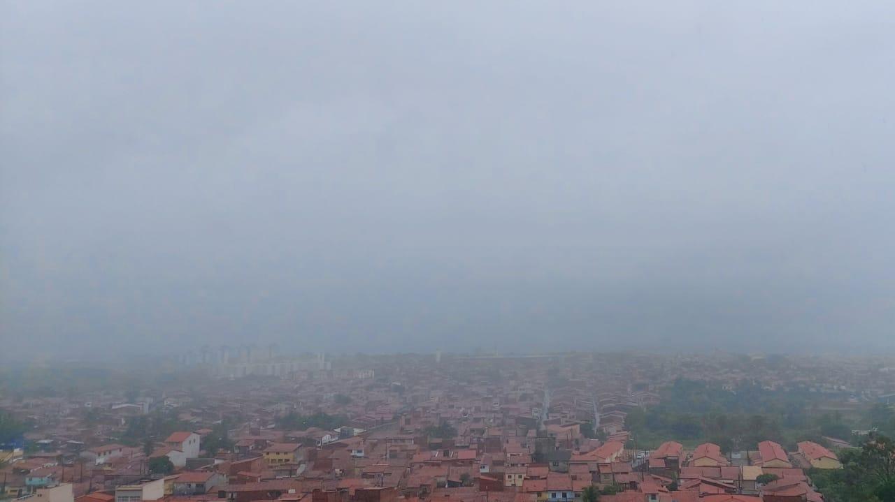 Chuva no Bairro Passaré, em Fortaleza