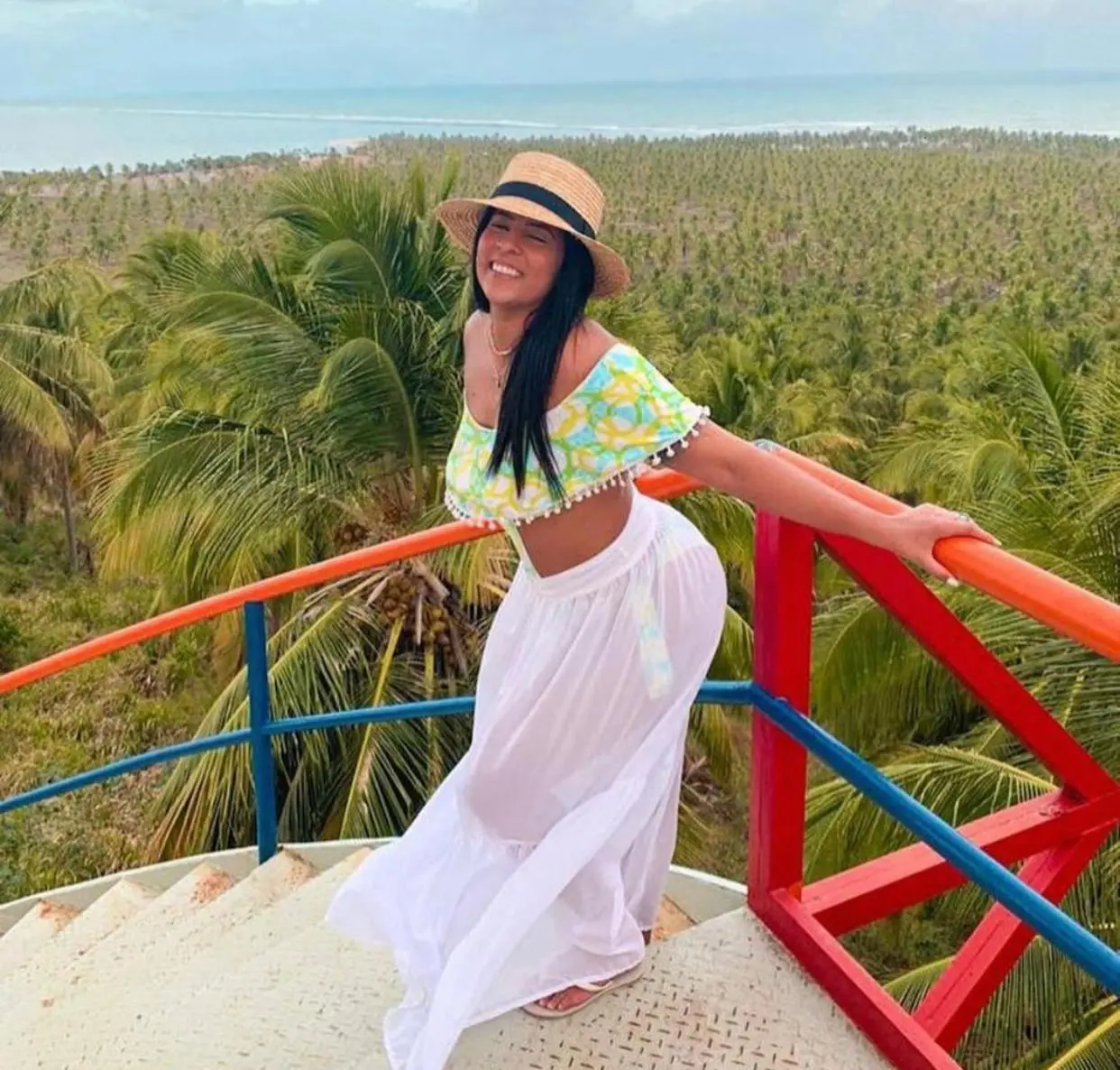 Segundo familiares, a jovem Alana Oliveira era ex-estudante do curso de idiomas o qual David Brito é sócio-proprietário