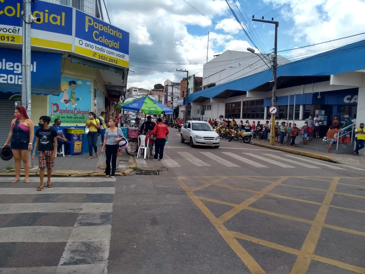 Em Crato, algumas lojas ficaram abertas
