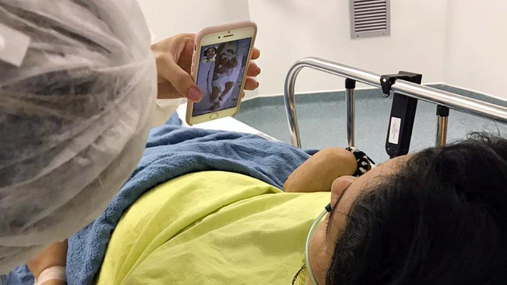 Videochamada uniu mãe e filho de forma virtual em leito de hospital