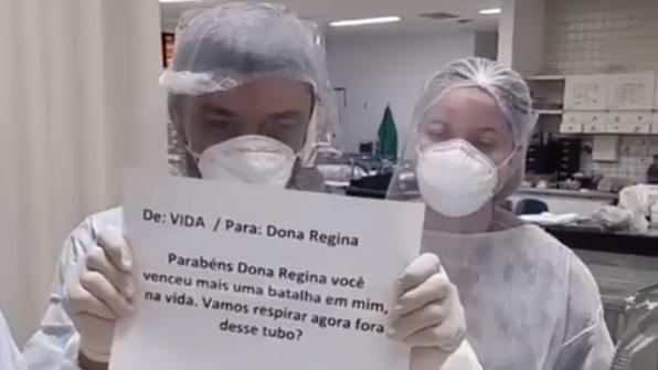 Roni Rodrigues mostra mensagem a paciente