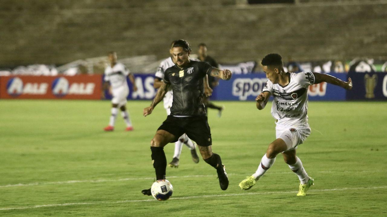 Imagem do jogador Vina, na partida entre Botafogo-PB x Ceará