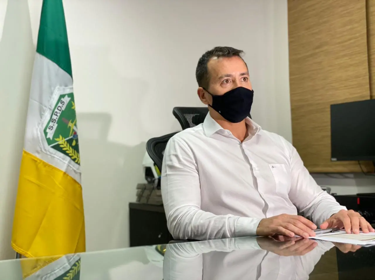 secretario sandro caron entrevista