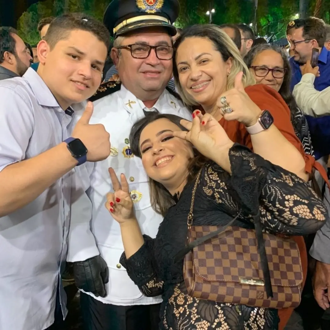 Coronel queiroz e família