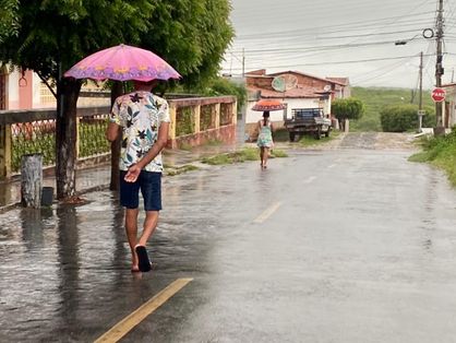 Chove em pelo menos 64 municípios do Ceará