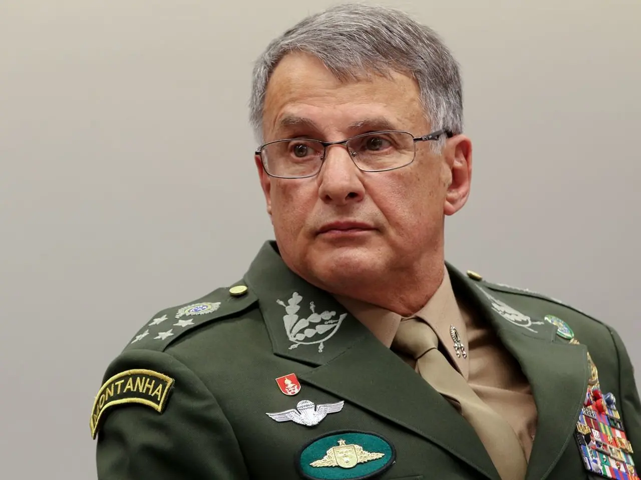 Edson Pujol é um dos comandantes que colocaram o cargo à disposição do novo ministro da Defesa