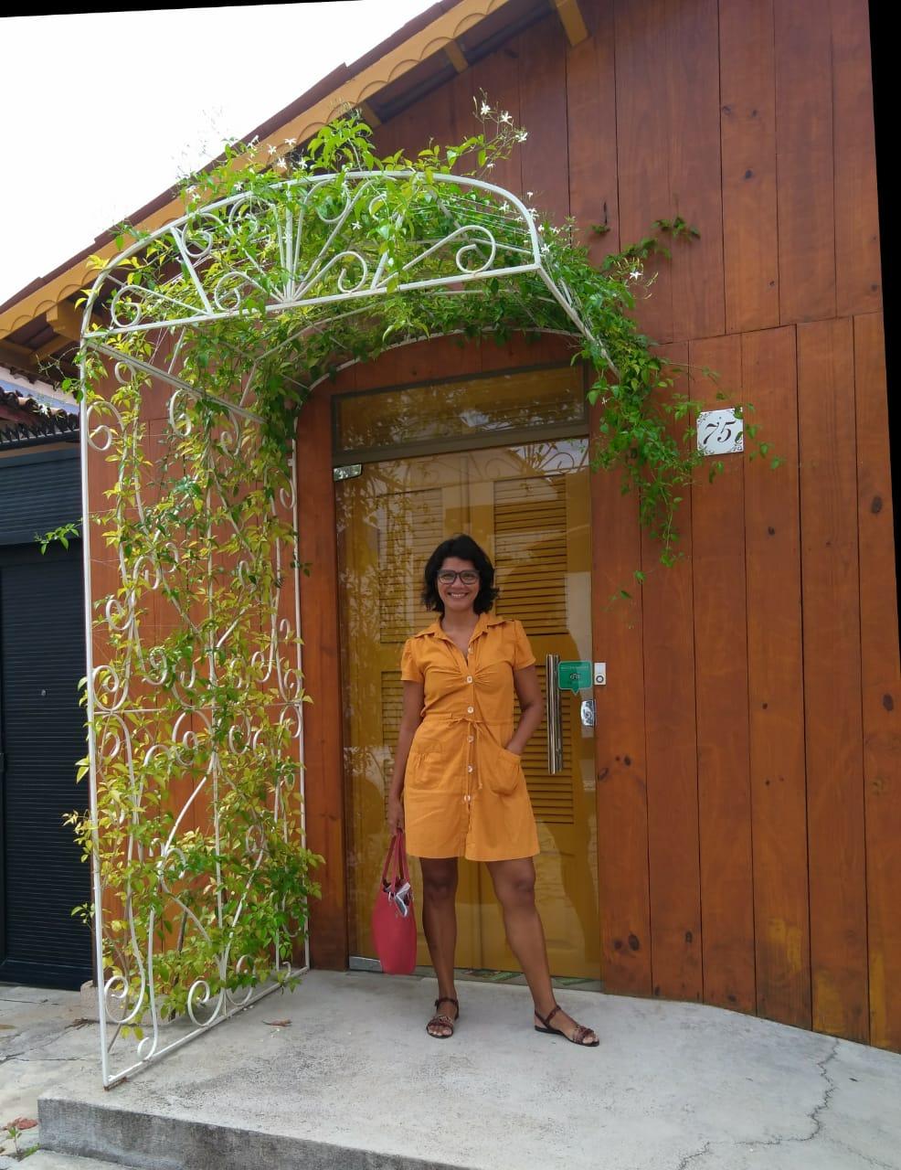 Suely Batista, proprietária e curadora do Balaio Brechó.