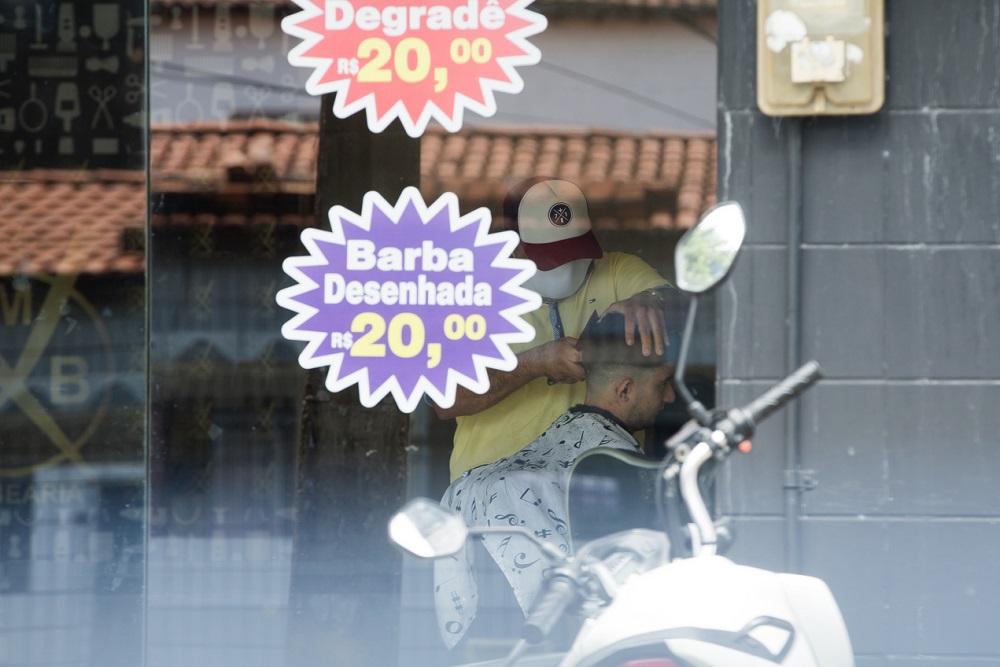 Vereadores querem considerar salões de beleza na categoria serviços essenciais