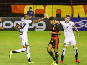 Atacante Cléber, do Ceará, comemora gol contra o Sport