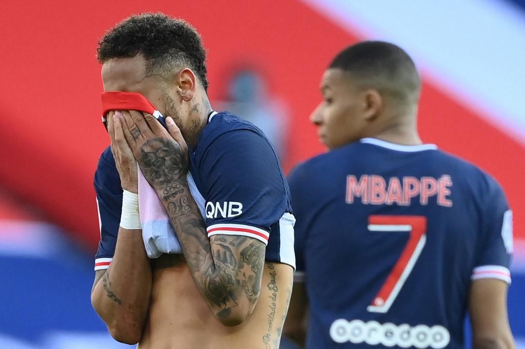 Zagueiro do Lille se diz desrespeitado por Neymar: Jogou esparadrapo na  minha cara!