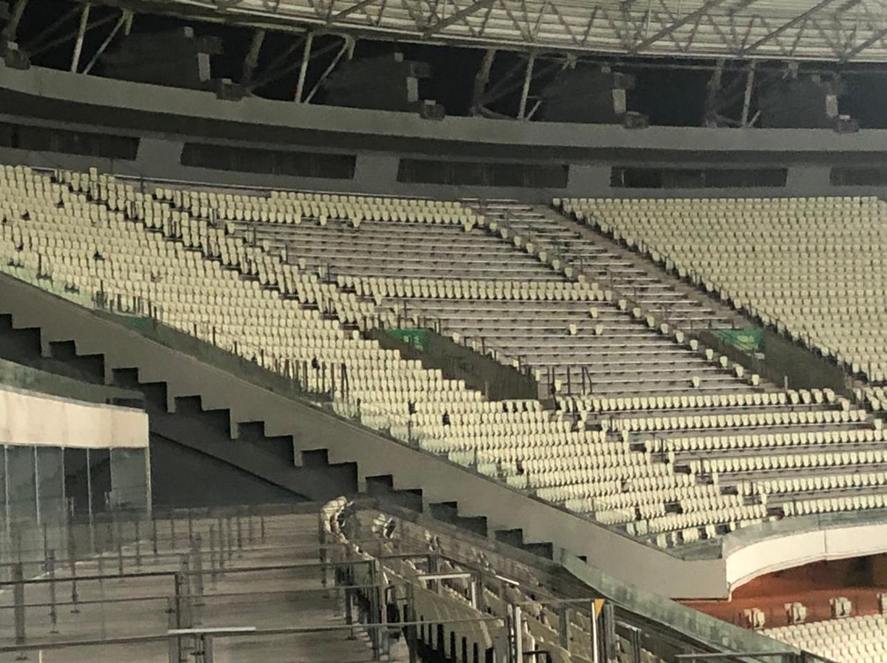 A Arena Castelão tem assentos danificados na arquibancada