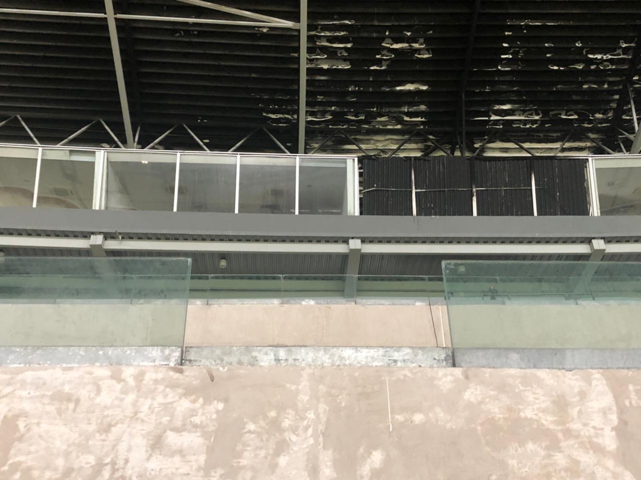 Vidro de proteção ausente em arquibancada da Arena Castelão