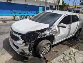 Táxi atingido durante perseguição na Barra do Ceará