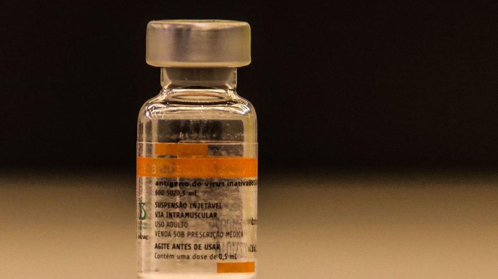 Coronavac, vacina contra Covid-19 distribuída pelo Instituto Butantan