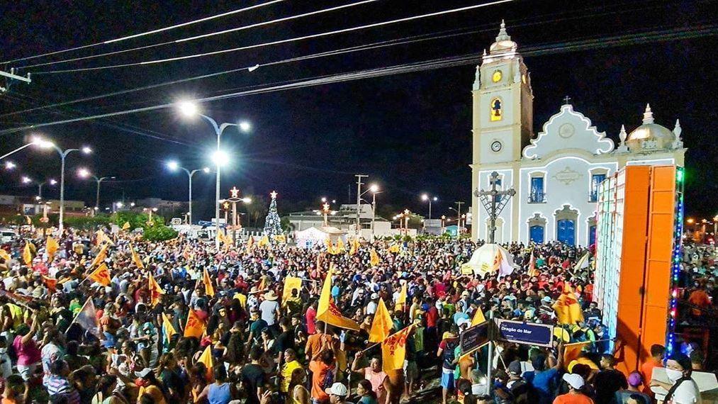 Aglomeração durante evento de campanha no interior do Ceará em 2020