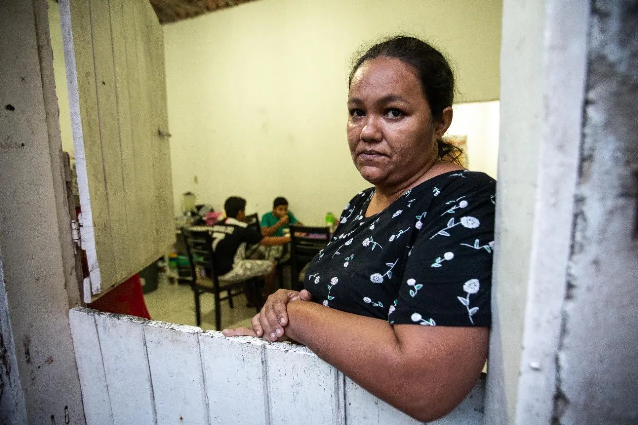Com R$ 220 para o mês inteiro, Rosilane conta com doações para conseguir alimentação