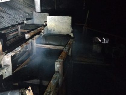 Interior de fábrica de castanha atingida por incêndio em Fortaleza