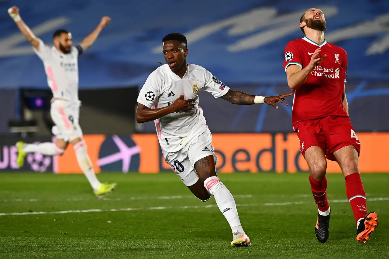 Vinicius Junior comemora seu gol pelo Real Madrid diante do Liverpool