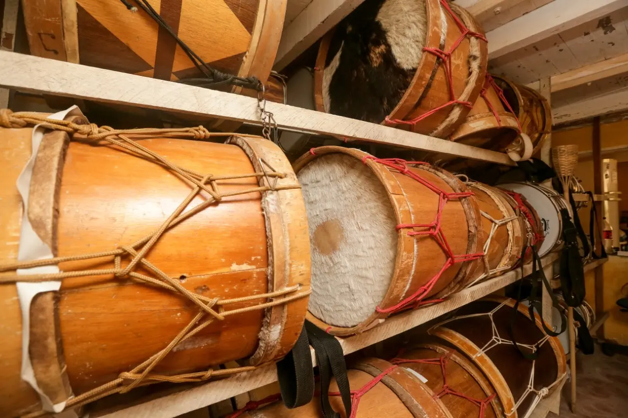 Instrumentos percussivos do Maracatu seguem em silêncio