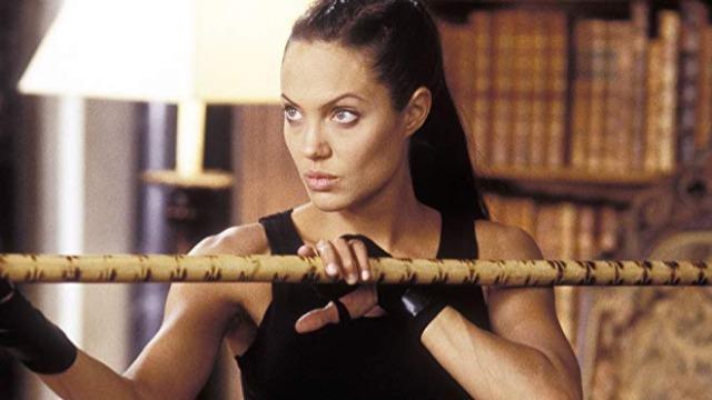 Angelina Jolie em uma cena de Lara Croft: Tomb Raider - A Origem Da Vida, que vai passar na Sessão da Tarde desta sexta (09).