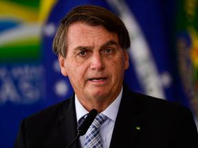 Imagem do presidente Jair Bolsonaro sem máscara