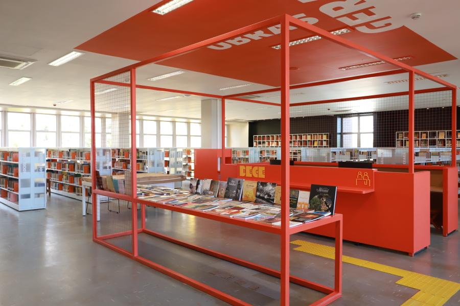 Espaço interno da Biblioteca Estadual do Ceará