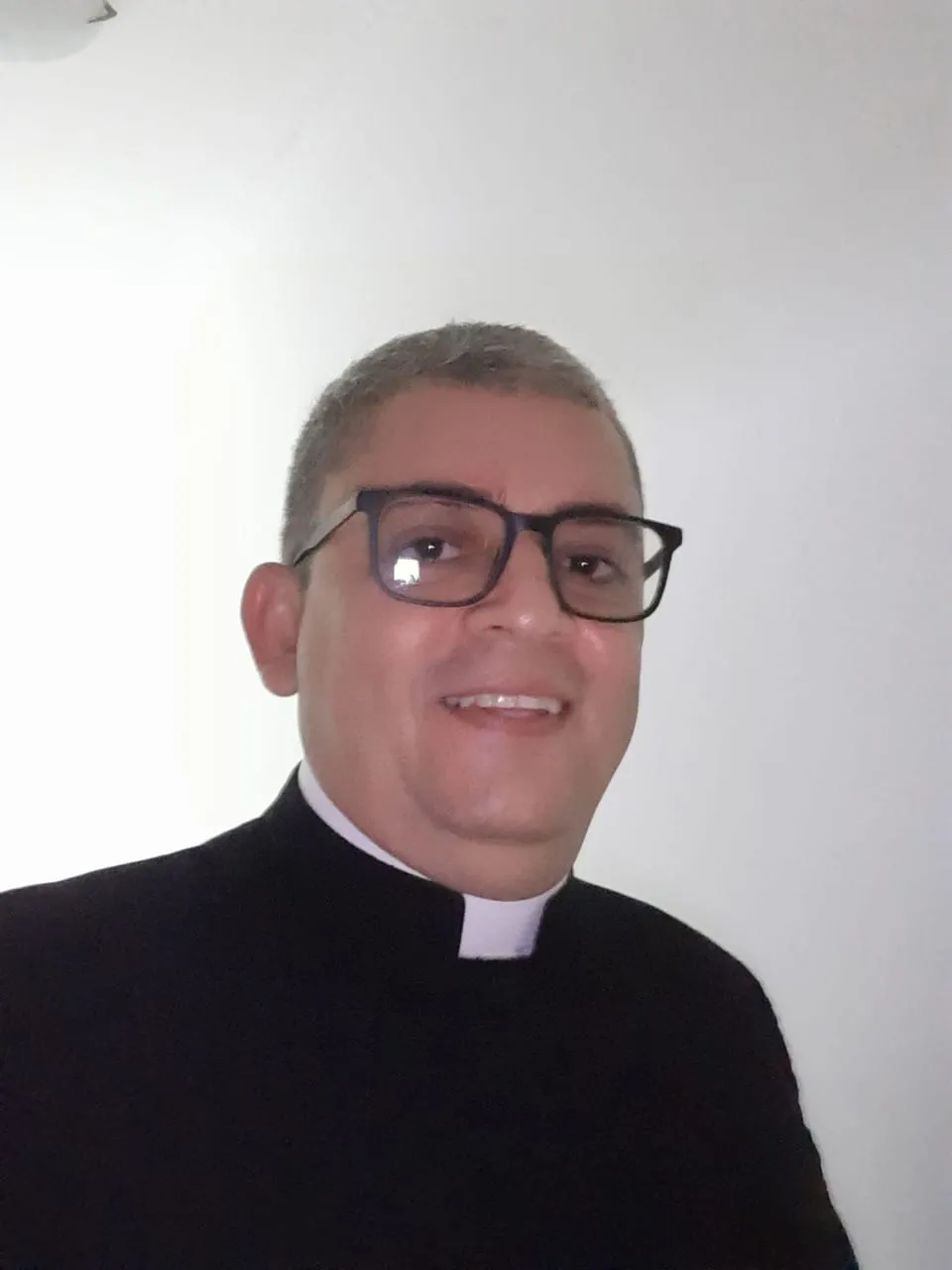 O padre Glauberto Alves de Oliveira chegou a ter 25% dos pulmões comprometidos e ficou internado por 17 dias