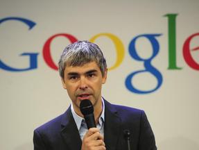 Larry Page falando ao microfone